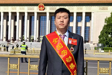 喜报 | 联得装备肖清雄荣获2025年“全国劳动模范” 喜报 | 联得装备肖清雄荣获2025年“全国劳动模范”